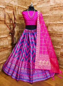 Lehenga Choli de seda de diseñador de alta calidad con blusa para fiesta de mujer y ropa de festival de proveedor indio - Product Image 4