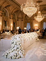 Chemin de table artificiel moderne de haute qualité en rose poudrée avec des fleurs de ranunculus et d'hortensia pour la décoration de table de mariage
