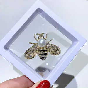 Klassische schwarz weiß PE 3D schwimmende transparente Box Schmuck Aufbewahrung zubehör 5*5 cm Display Verpackungs box Benutzer definiertes Logo