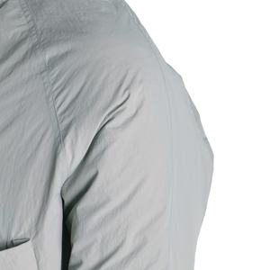 Chaqueta Corta Acolchada Personalizada con Capucha, Color Gris Claro, Abrigo de Invierno Cálido y Cortavientos para Hombre, Venta al por Mayor de TOPSHOW OEM - Product Image 4