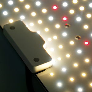 Lampe de culture pour plantes 70W, panneau LED à spectre complet avec puce LED Samsung pour plantes d'intérieur et culture en jardin domestique - Product Image 2
