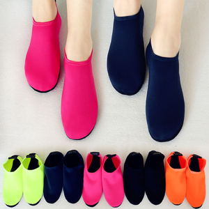 Durevole Suola A Piedi Nudi <span class=keywords><strong>Scarpe</strong></span> <span class=keywords><strong>Scarpe</strong></span> di <span class=keywords><strong>Acqua</strong></span> Della Pelle di <span class=keywords><strong>Acqua</strong></span> di Sport Calzini di Immersione Subacquea Aqua Piscina Spiaggia di Sabbia di Nuoto D'<span class=keywords><strong>acqua</strong></span> Yoga Aerobica <span class=keywords><strong>Scarpe</strong></span> Calzino - Product Image 1