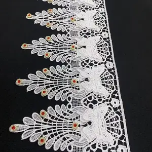 Großhandel 3d Blume Perlen Pailletten Design Spitze Stoff weiß schwere Perlen Luxus 3D Spitze Stoff mit Sequenz für Hochzeiten