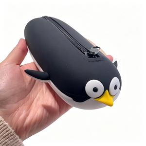 Bolsa de Almacenamiento de Silicona para Brochas de Maquillaje, Porta Brochas Lavable, Diseño de Pingüino, Impermeable, a Prueba de Polvo, Portátil para Viajes, Organizador de Brochas y Esponjas - Product Image 2