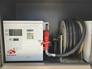 Camión de Combustible Diésel 4x4 de Buena Calidad con Capacidad de 8m3 en Venta - Product Image 5