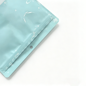 Sacs à fermeture éclair Yin-Yang personnalisés (moitié transparent/moitié opaque), pochettes refermables en aluminium avec trou <span class=keywords><strong>de</strong></span> suspension - Product Image 3