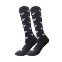 Chaussettes de compression montantes sans couture à motif cœur, tricotées, de haute qualité, pour le sport et la course, à compression graduée 15-20 mmHg, pour femmes