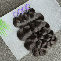 Cheveux humains brésiliens Remy vierges à 100 % en gros pour tresses, ondulations naturelles, cheveux au crochet, noir naturel, faible chute, sans nœuds
