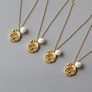 Collier en perles d'eau douce romantiques en acier inoxydable, chaîne <span class=keywords><strong>de</strong></span> <span class=keywords><strong>pull</strong></span> géométrique avec pendentif Aerolite pour femmes, vente en gros - Product Image 4