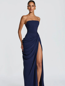 Abito lungo elegante da donna senza spalline con drappeggio, allacciatura posteriore e spacco alto, aderente, per serate formali, matrimoni e balli di fine anno - Product Image 4