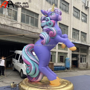 Unicorno Gonfiabile Gigante Personalizzato con Criniera e Coda Colorate, Base a Forma di Cartone Animato per Decorazioni di Festival, Carnevale, Feste e Palcoscenici - Product Image 6