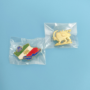 Broches et épingles en émail en métal doré, motifs Lion, Soleil et Couronne iraniens, avec carte et drapeau de l'Iran, représentant l'Iran national, le Golfe Persique et la Mer Caspienne - Product Image 5