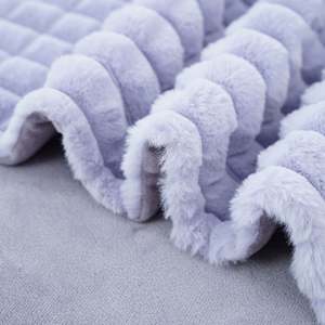 Manta polar para sofá o cama-Mantas de jacquard a rayas 3D-Manta de franela suave y acogedora adecuada para todas las estaciones - Product Image 6