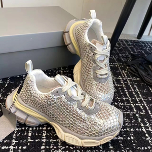 Chaussures de course de marque de luxe, avec empeigne en mesh respirant, confortables pour la marche, idéales pour l'été. - Product Image 1