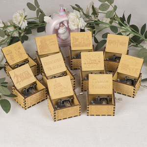 Ever Bright Mini Hand Crank Music Box Unique Beautiful Wooden La Vie En Rose Venta al por mayor <span class=keywords><strong>para</strong></span> regalo de aniversario - Product Image 3