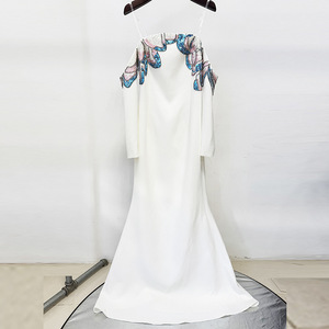 Abito da Sera Lungo Elegante da Donna con <span class=keywords><strong>Maniche</strong></span> <span class=keywords><strong>Lunghe</strong></span>, <span class=keywords><strong>Vestito</strong></span> Formale di Lusso con Paillettes e Perline, Abito a Sirena Bianco Senza Spalline - Product Image 3