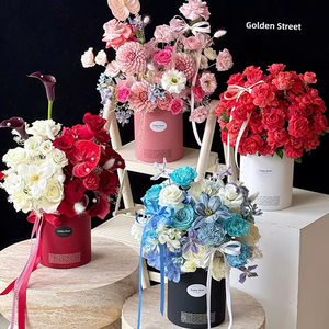Seau à fleurs rond uni texturé mat avec estampage doré, style « Hugging Bucket » - Product Image 6