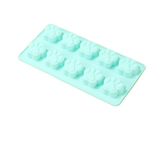 Moule à pattes de chiot en silicone alimentaire antiadhésif, écologique, pour Noël, idéal pour la cuisson, le chocolat, les bonbons, la gelée et les créations culinaires festives - Product Image 2