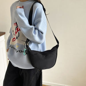 <span class=keywords><strong>กระเป๋า</strong></span>ไนลอนสะพายข้างแบบครึ่งวงกลม สายปรับได้ สไตล์ลำลอง สำหรับผู้หญิง ขายส่งราคาถูก - Product Image 3