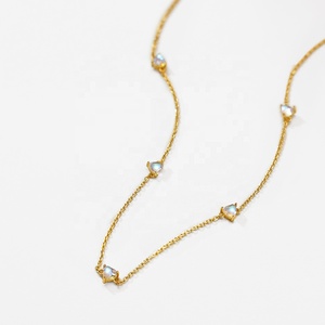 <span class=keywords><strong>Collana</strong></span> Nagosa <span class=keywords><strong>in</strong></span> <span class=keywords><strong>Pietra</strong></span> Naturale con Placcatura <span class=keywords><strong>in</strong></span> Oro 18k e Argento Sterling 925, Cuore Quintuplo con <span class=keywords><strong>Pietra</strong></span> <span class=keywords><strong>di</strong></span> <span class=keywords><strong>Luna</strong></span>, Gioielli da Donna - Product Image 4