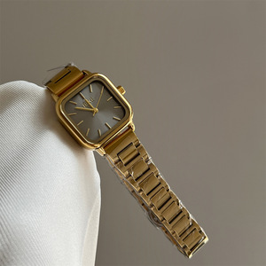 Montre-Bracelet à Quartz Haut de Gamme pour Femme IEKE, Bracelet en Acier Doré Antique, Design de Niche Luxe Léger, Charme Féminin, en Alliage - Product Image 6