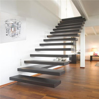 Escalier en colimaçon moderne en acier Prima - Escaliers métalliques écologiques avec un design sûr et durable pour une utilisation résidentielle dans les villas et appartements