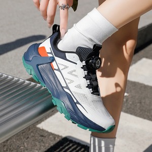 Nuevo Modelo Verano 2026: Zapatillas Deportivas Profesionales para Hombre con Malla Transpirable, Cierre Giratorio y Diseño Calado para Correr al Aire Libre - Product Image 1