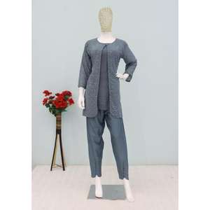 Costume pakistanais prêt-à-porter de qualité supérieure, tissu en faux georgette avec broderie lourde artisanale et travail de sequins, tenue de soirée - Product Image 4