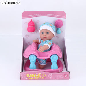 Poupée bébé réaliste en silicone de 8.5 pouces <span class=keywords><strong>qui</strong></span> <span class=keywords><strong>ressemble</strong></span> à de vrais bébés fabriqués en Chine avec <span class=keywords><strong>un</strong></span> biberon et des jouets de voiture - Product Image 3