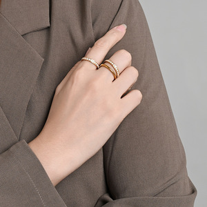 แหวนแฟชั่นทรงเรขาคณิต แหวนซ้อนกันได้ ชุบทอง ประดับเพชร ของขวัญเครื่องประดับสำหรับผู้หญิง - Product Image 3