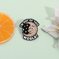 Pins de esmalte fuera de este mundo, broche de luna de estilo Retro, mochila, ropa, insignia de solapa, regalo de joyería para amigos