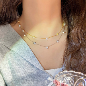 Collar de Cadena Delicado Chapado en Oro con Dijes de Perlas, Corazones y Flores de Circonio, Collar Apilable para Uso Diario de Mujeres - Product Image 2