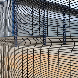 Panneaux de clôture en treillis soudé galvanisé <span class=keywords><strong>haute</strong></span> <span class=keywords><strong>sécurité</strong></span> 358 à vue dégagée - Système de clôture anti-vandalisme et anti-coupe - Product Image 3