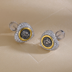 Pendientes de Lujo con Diseño de Moneda Antigua y Ninfas Acuáticas - Product Image 1