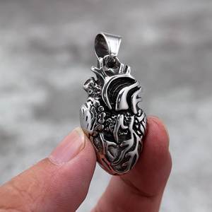 Collar Punk con Colgante de Corazón 3D de Acero Inoxidable para Hombre, Regalo de Joyería de Moda - Product Image 2