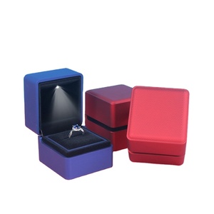 Caja de Joyería LED en Oferta, Cajas de Joyería Personalizadas con Logotipo, Caja de Joyería de Plástico Lacado - Product Image 1