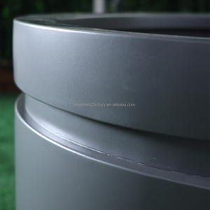 עציץ מתכת חיצוני מגולוון מפלדה עם עציץ פלדה סגלגל לרצפת חצר אזור מגורים ברחוב המלון - Product Image 5