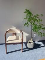 Chaise de salle à manger en bois massif de Foshan, chaise chinoise simple avec accoudoirs, tabouret individuel d'hôtel, chaise nordique