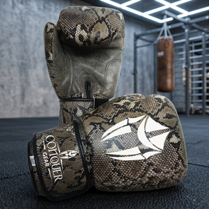 Guantes de Boxeo CONQUER con Aspecto de Piel de Serpiente, Cierre de Correa, Totalmente Personalizables con Impresión de Logotipo Personalizado - Product Image 2