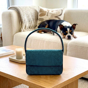 Sac à main en toile brodé fait main, forme rectangulaire, motif chien, sac textile, objet d'art de collection - Product Image 1