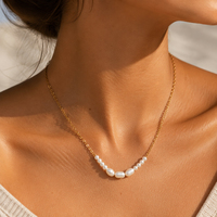 Collar de Perlas con Cadena Figaro Dorada, Once Perlas Redondas Graduadas, Perla Central Más Grande, Cadena de Cuerda Trenzada Ajustable, Joyería para Mujer