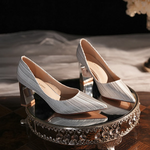 Zapatos de Novia con Punta en Pico, Tacón Cuadrado, Forro de Satén Brillante, Tacón Alto de 5cm-8cm, Estilo Slip-On, Decorados con Pedrería, Tendencia de Moda - Product Image 1