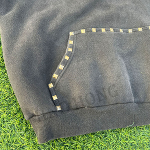 Sudadera con capucha de algodón Terry lavado de gran tamaño con tachuelas y remaches de alta calidad personalizada para hombres - Product Image 5