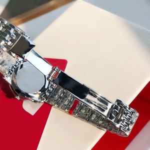 Reloj de Vestir Premium para Hombre con Marcadores de Diamantes, Números Romanos Minimalistas, Reloj de Cuarzo Resistente al Agua para Hombres de Negocios - Product Image 5