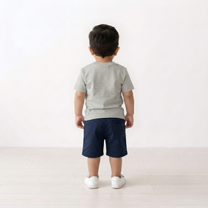Ensemble de vêtements d'été pour bébé garçon en deux pièces, personnalisé en gros, en coton doux, avec t-shirt à manches courtes à imprimé graphique et short à taille élastique - Product Image 2