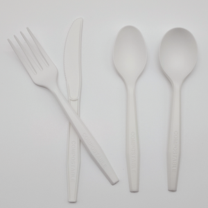Set Ecologico Monouso in CPLA con Forchetta e Coltello Confezionati Singolarmente per Campeggio in Prati Verdi - Product Image 2