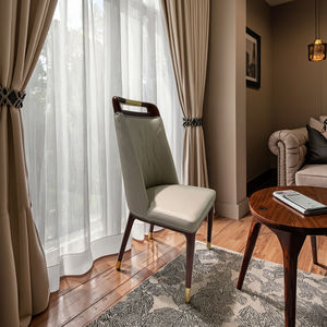 เก้าอี้ห้องรับ<span class=keywords><strong>ป</strong></span>ระทานอาหาร<span class=keywords><strong>ไม้</strong></span>ห่อด้วยผ้าสไตล์คลาสสิกที่ทันสมัยพร้อมแขนหลังและที่จับสูงสำหรับบ้านห้องนั่งเล่นร้านอาหาร - Product Image 1