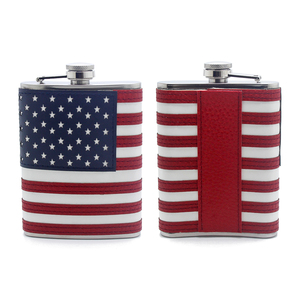 Gourde à whisky portable en acier inoxydable avec drapeau américain, 6/7/8 oz, en cuir et métal, pour voyage, personnalisable - Product Image 1