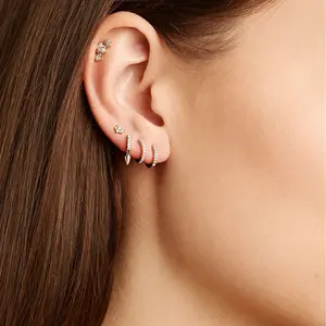 <span class=keywords><strong>Orecchini</strong></span> a <span class=keywords><strong>polsino</strong></span> in argento 925 con cerchio incernierato huggie placcato oro 14k di moda - Product Image 3