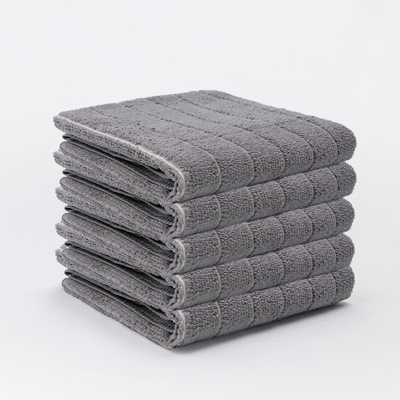 Tissu gris à rayures blanches